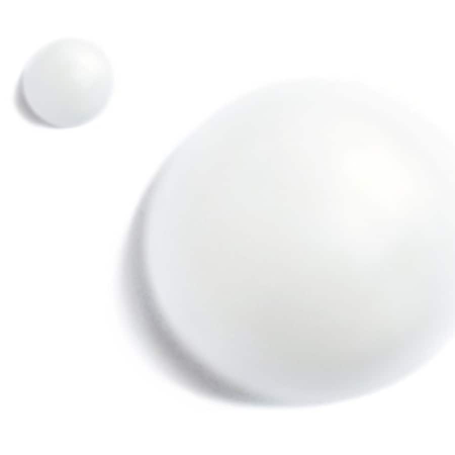 CHANEL LA CREME MAIN