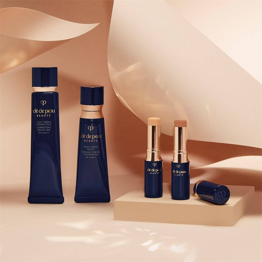 Cle-de-Peau-Beaute Gesicht