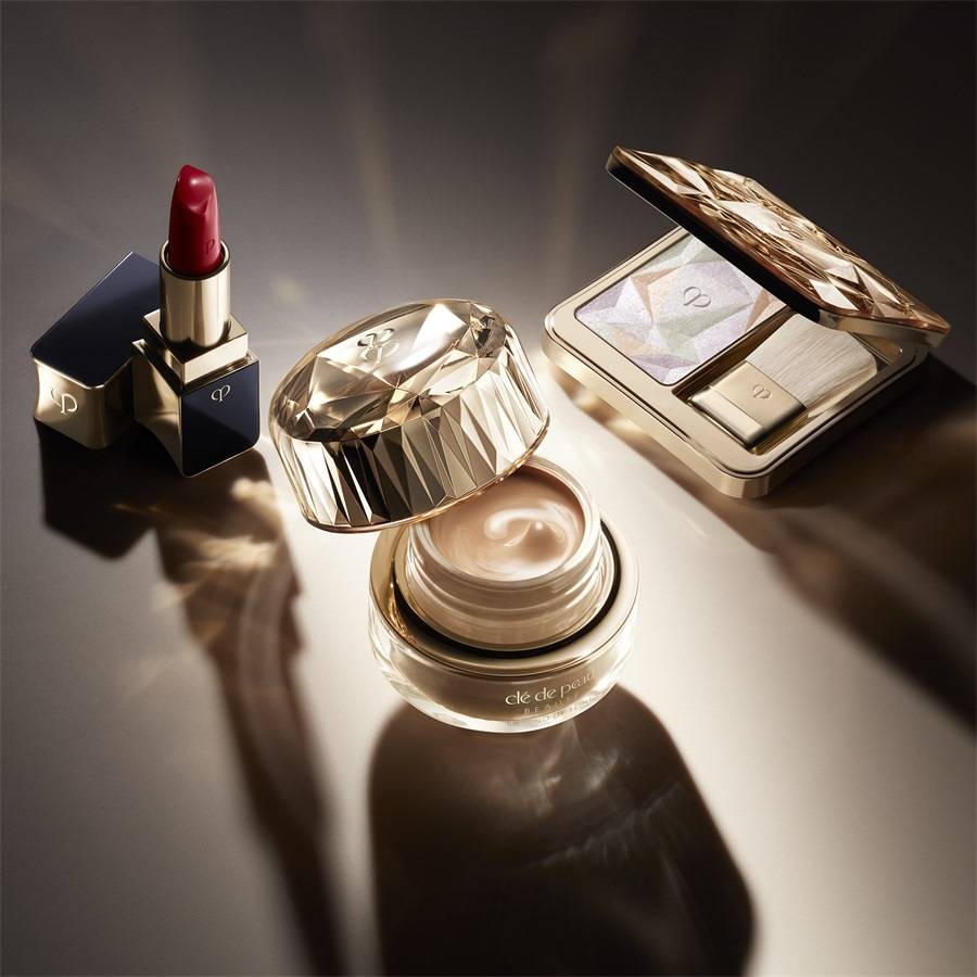 Cle-de-Peau-Beaute Gesicht
