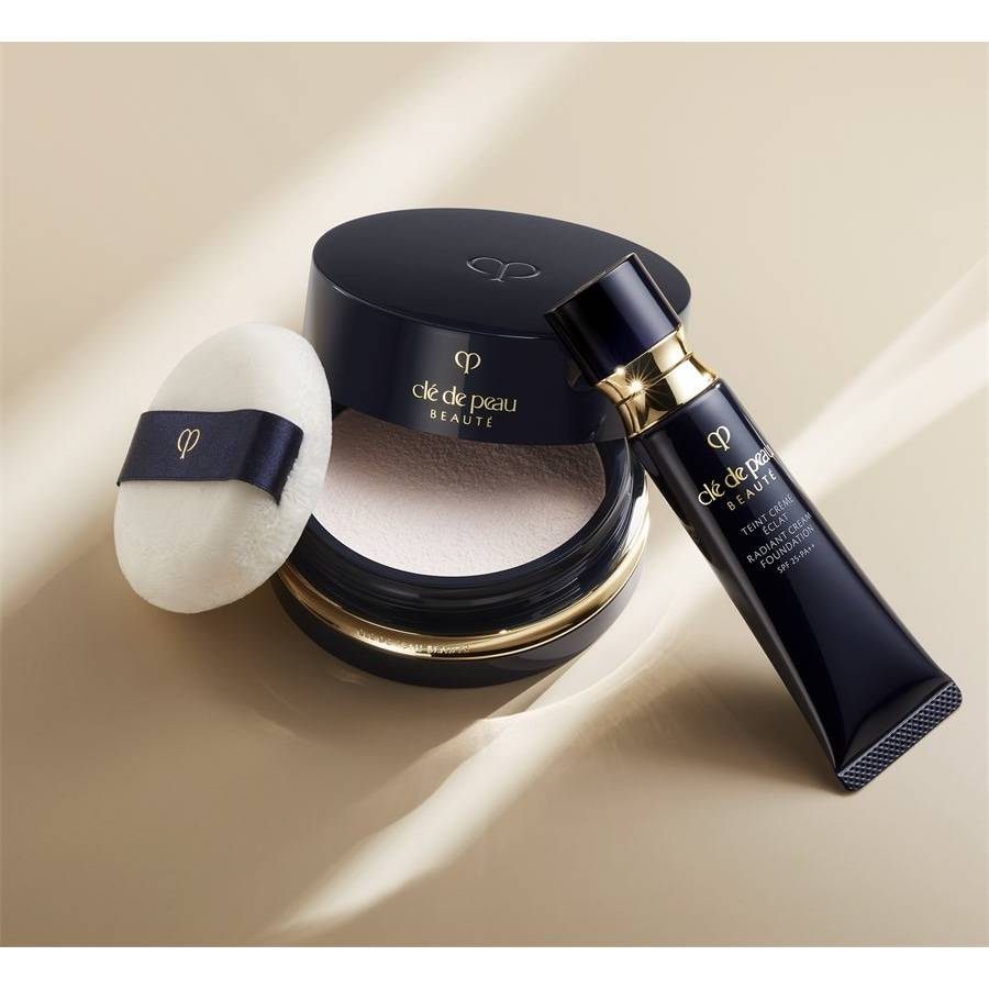 Cle-de-Peau-Beaute Gesicht