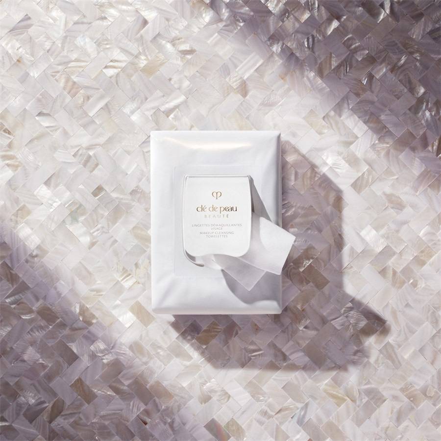 Cle-de-Peau-Beaute Reinigung