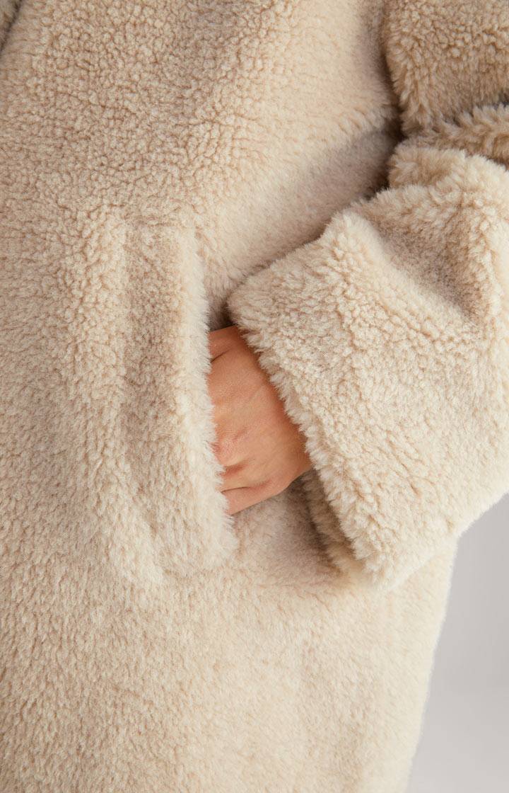 Joop Mantel In Creme