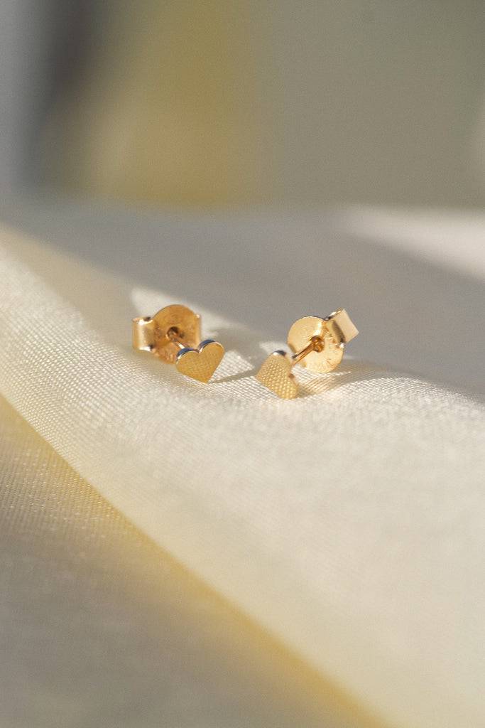 JUKSEREI AMORE EAR STUDS