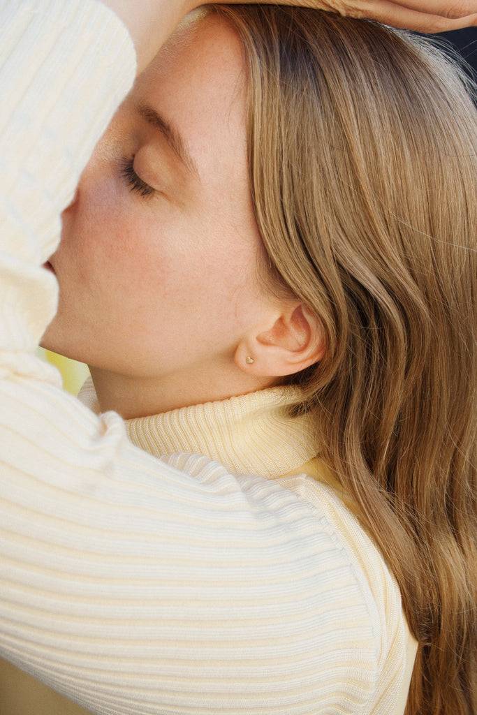 JUKSEREI AMORE EAR STUDS