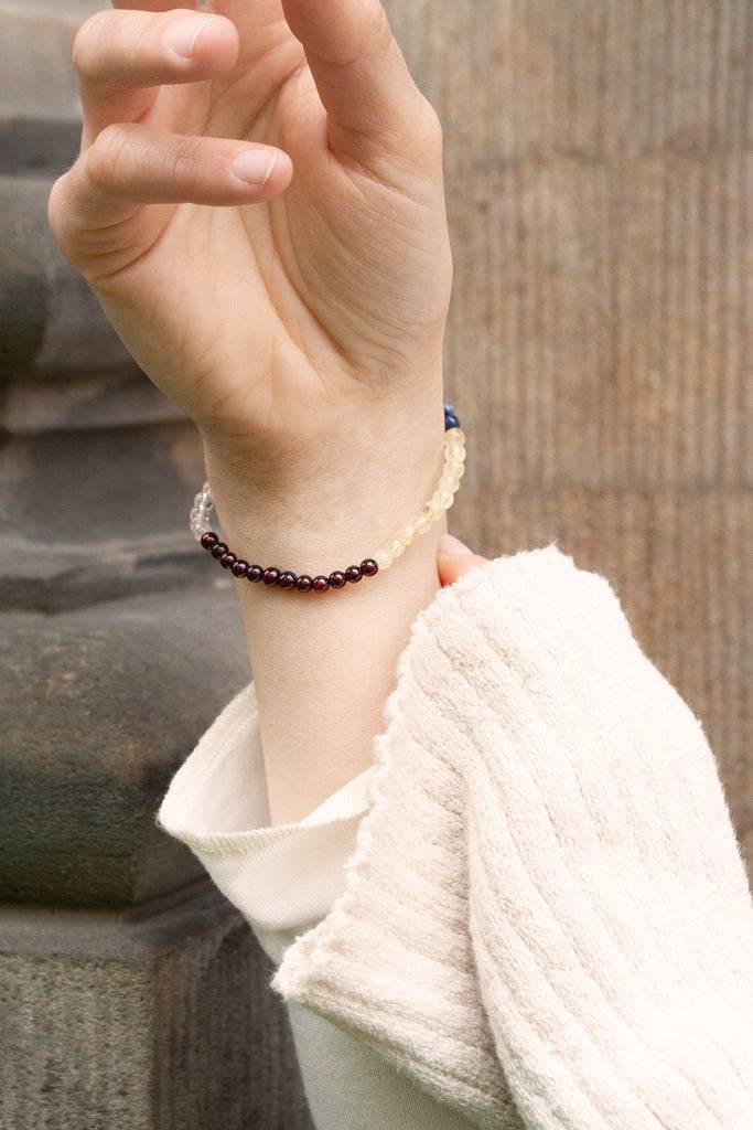 JUKSEREI BIRTHSTONE BUNGEE BRACELET · CUSTOMIZED