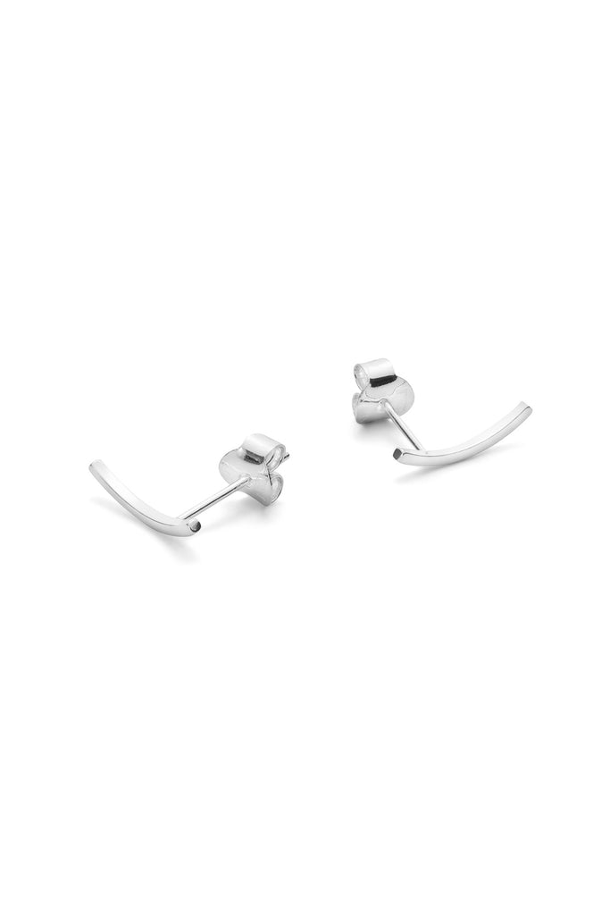 JUKSEREI CURVED EAR STUDS