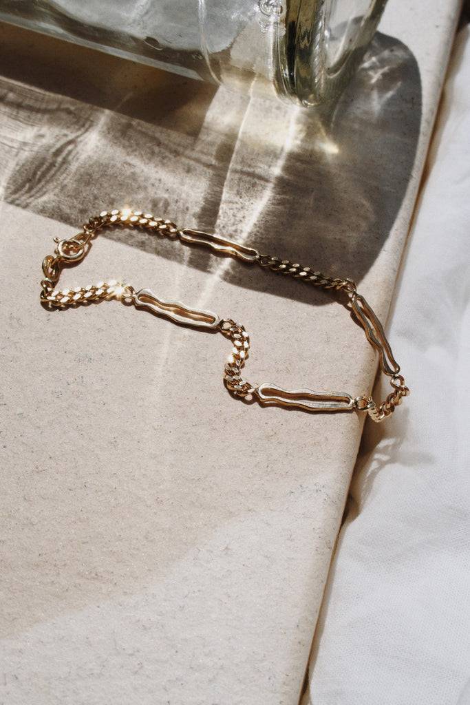 JUKSEREI ISLA BRACELET