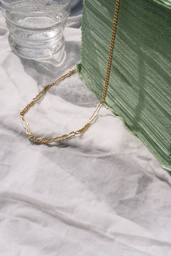 JUKSEREI ISLA NECKLACE