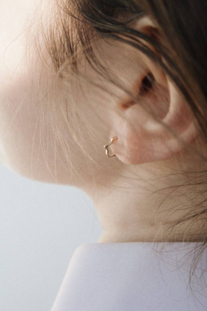 JUKSEREI PINA EAR STUD · GOLD · B-STOCK