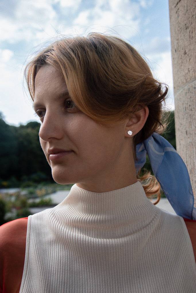 JUKSEREI ROSE EAR STUDS