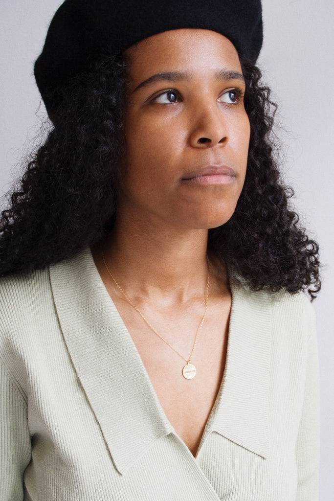 JUKSEREI ROUND CROISSANT NECKLACE · GOLD · B-STOCK