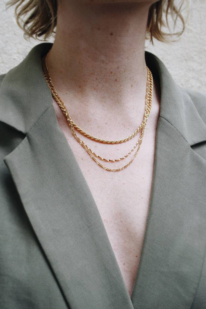 JUKSEREI TWIRL NECKLACE