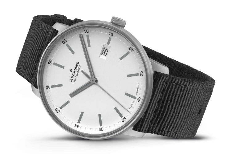 Junghans FORM A Titan