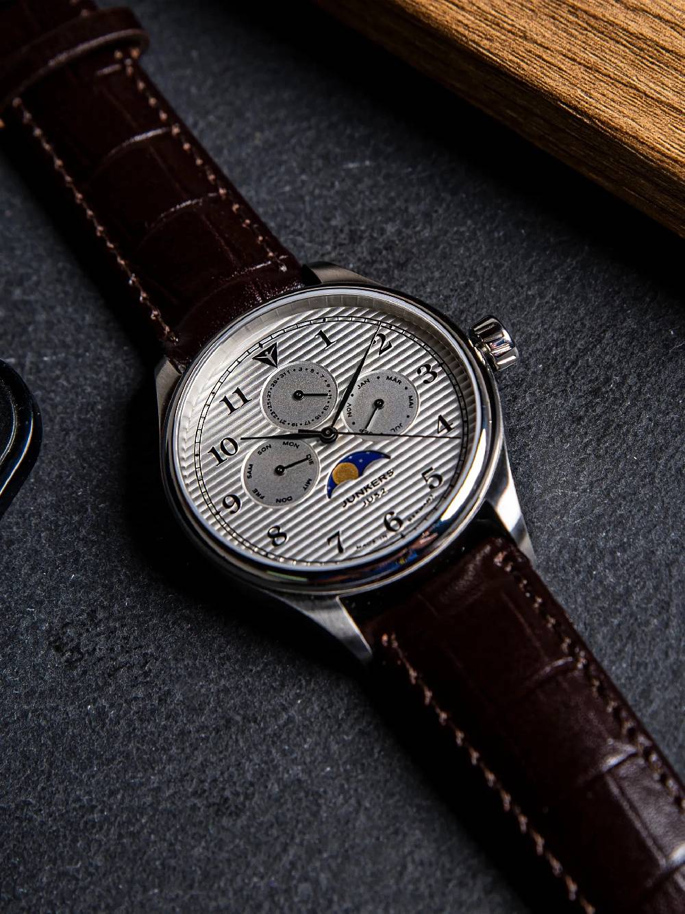 Junkers Tante JU Mondphase