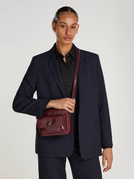 CALVIN KLEIN RE-LOCK CAMERA BAG_SHINY