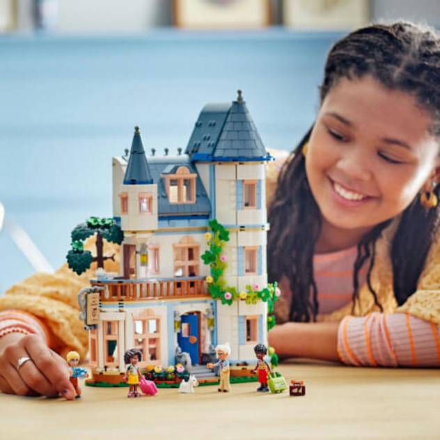 Lego Friends 42638 Burg Mit Ferienunterkunft V29