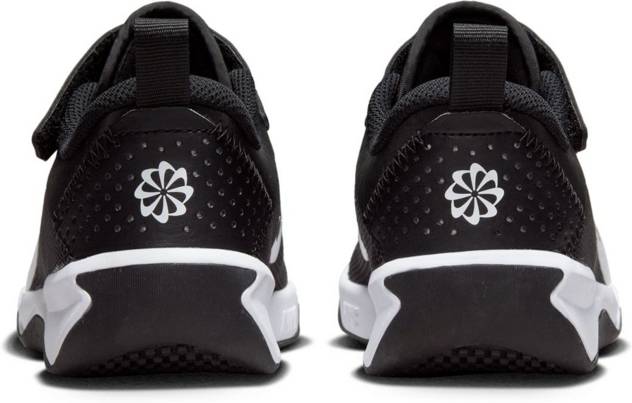 NIKE Schuh "Nike Omni Multi-Court"