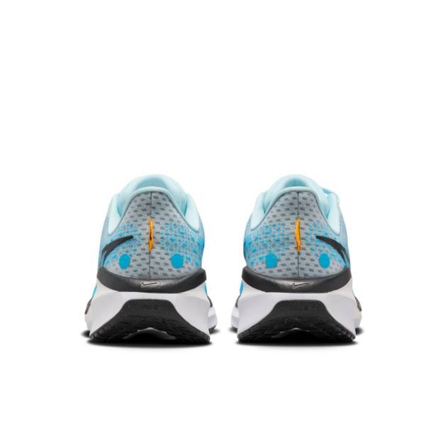 NIKE Straßenlaufschuh "Nike Vomero 17"