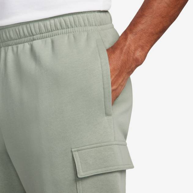 NIKE Sweatshorts "Club Cargo"