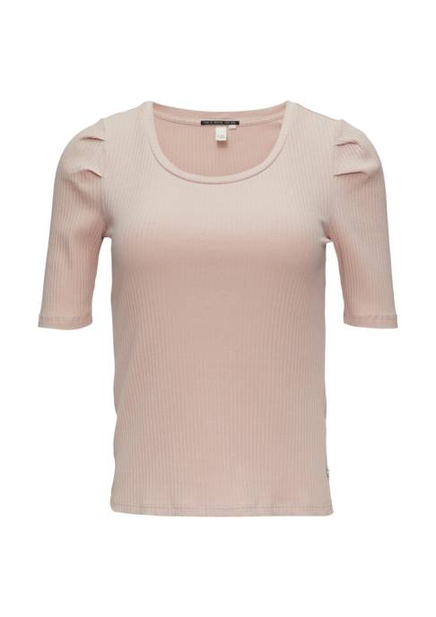 Q/S designed by T-Shirt