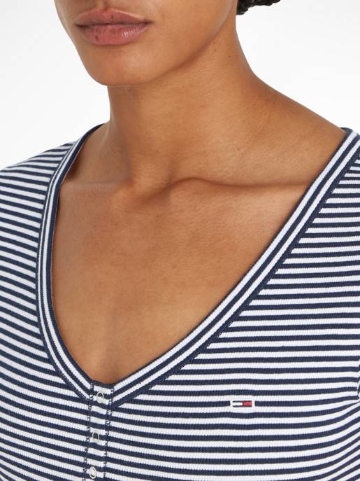 TOMMY JEANS Henley V-Ausschnitt T-Shirt