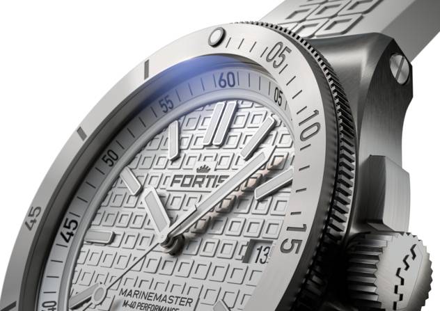 FORTIS Uhr "MARINEMASTER M-40 SNOW WHITE AUF HORIZON STRAP"