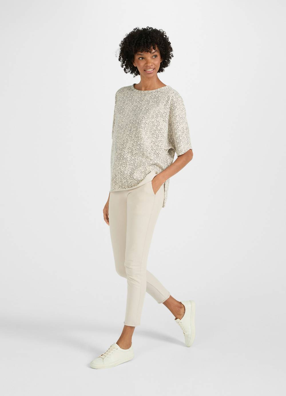 Juvia Cape - Sweater