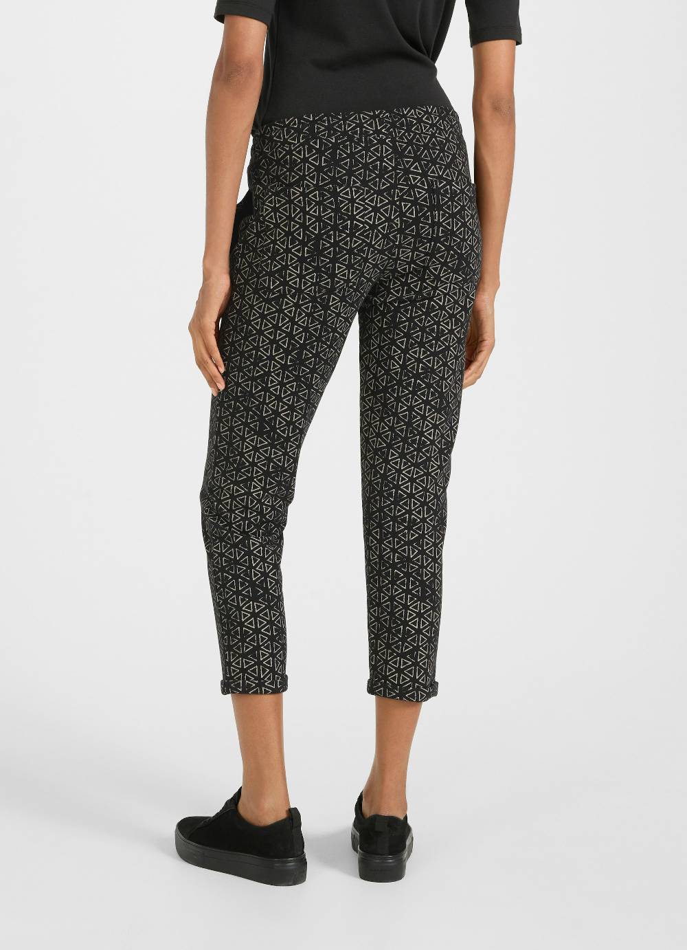 Juvia Casual Fit - Sweatpants