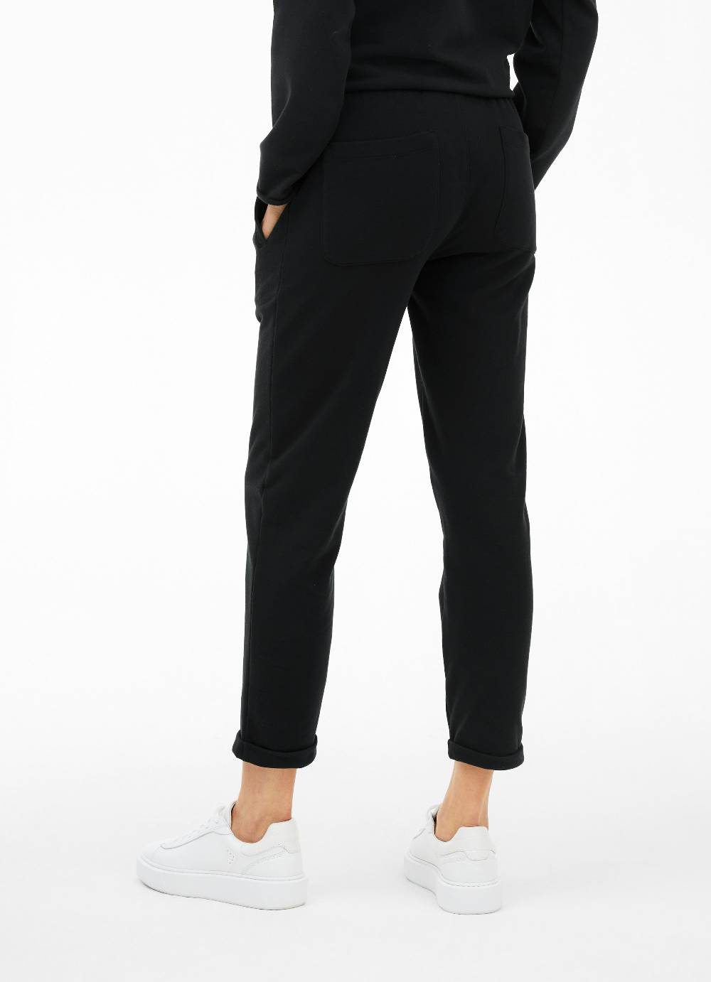 Juvia Casual Fit - Sweatpants