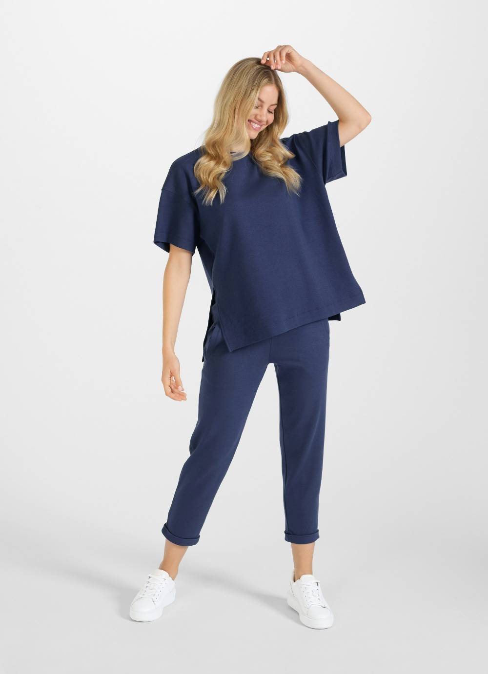 Juvia Loose Fit - T-Shirt