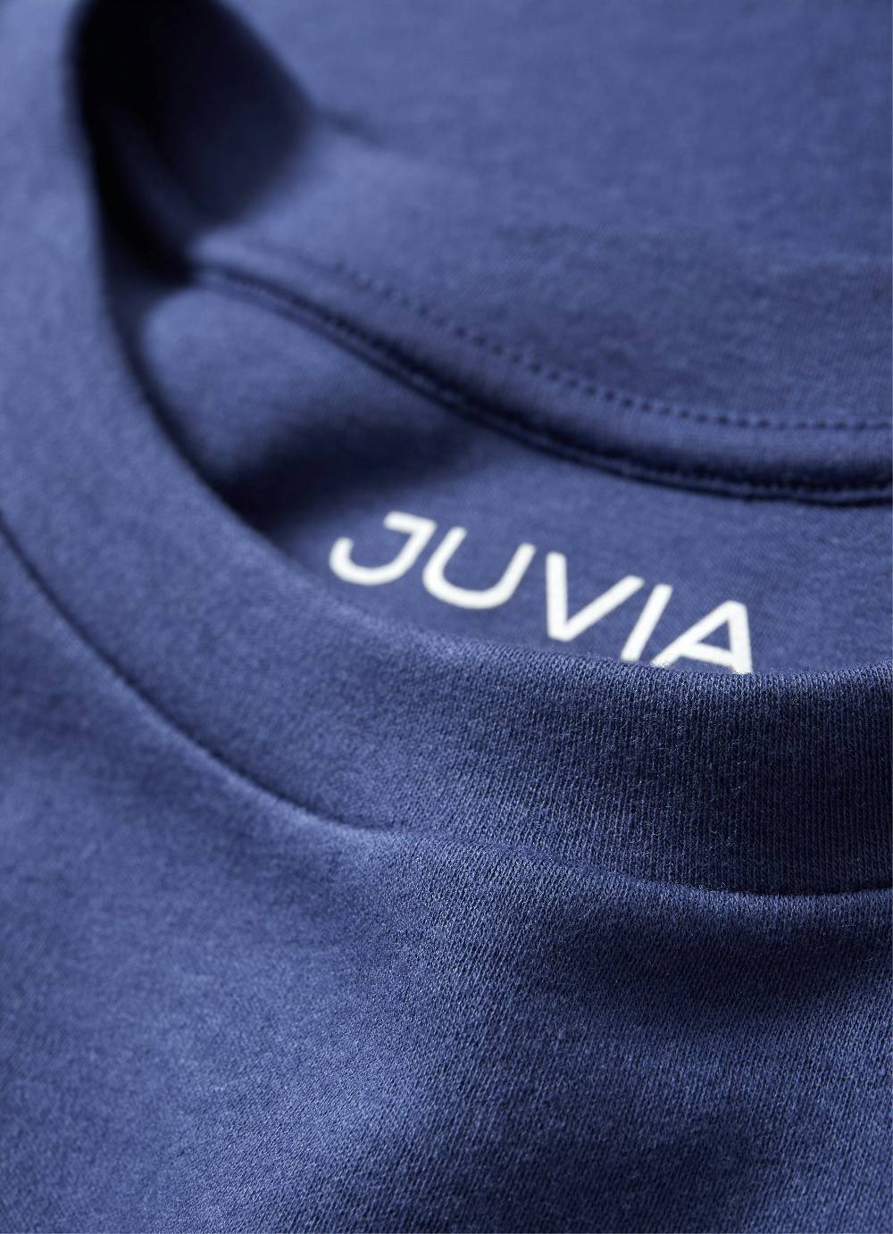 Juvia Loose Fit - T-Shirt