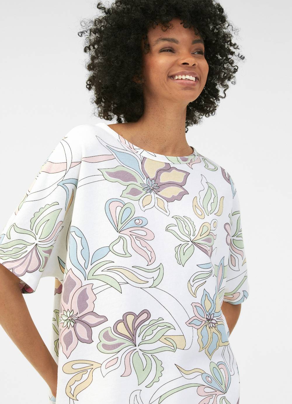 Juvia Oversized Sweat - Cape