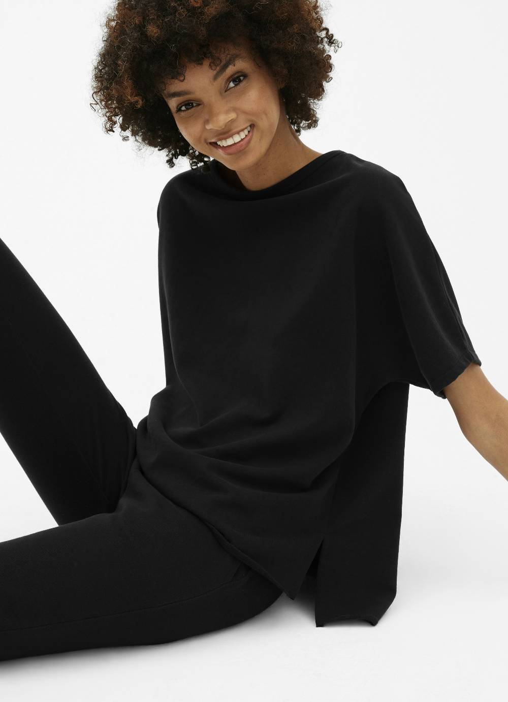 Juvia Oversized Sweat - Cape