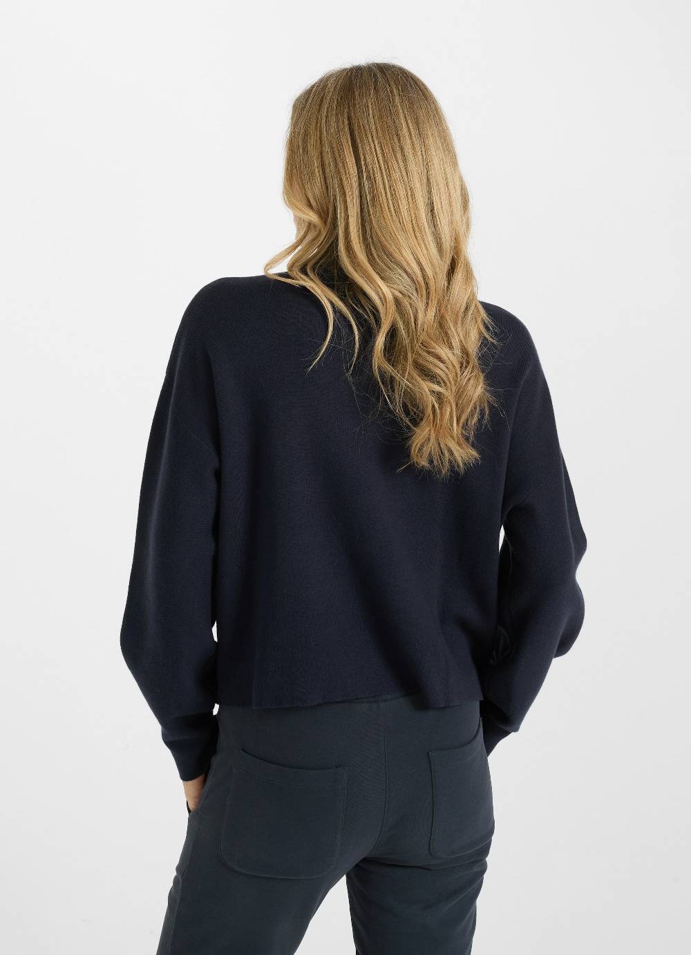 Juvia Padstow Sweater Collar