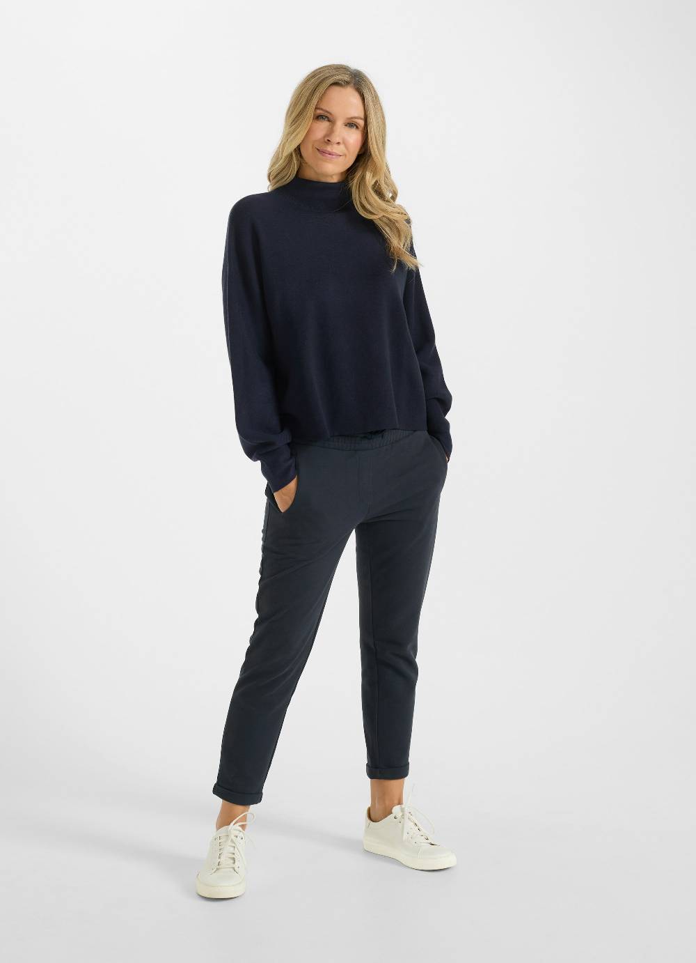 Juvia Padstow Sweater Collar