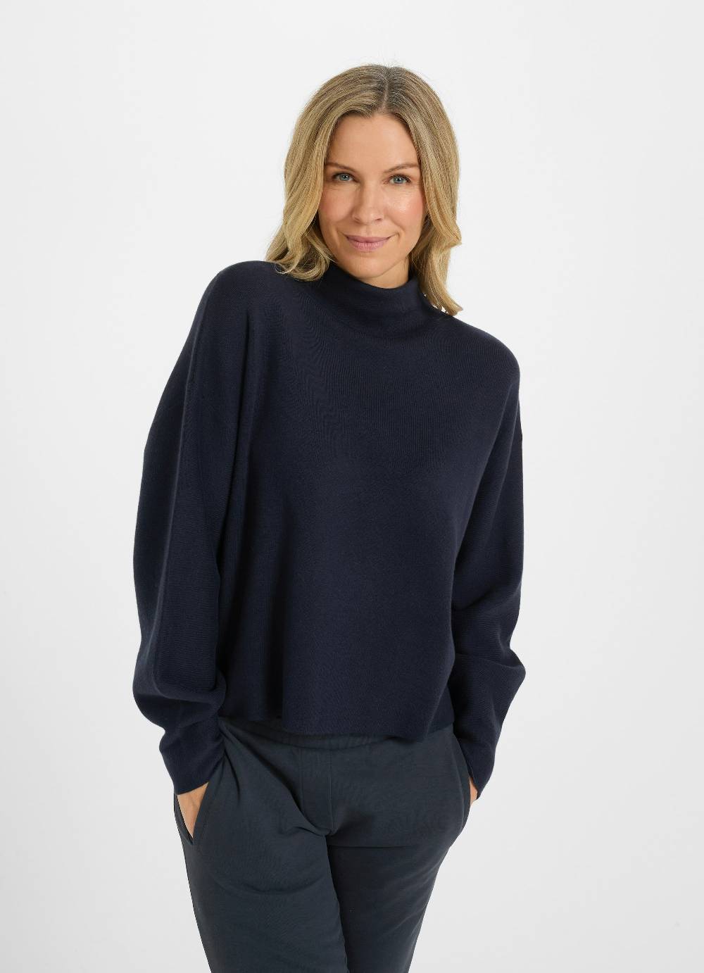 Juvia Padstow Sweater Collar