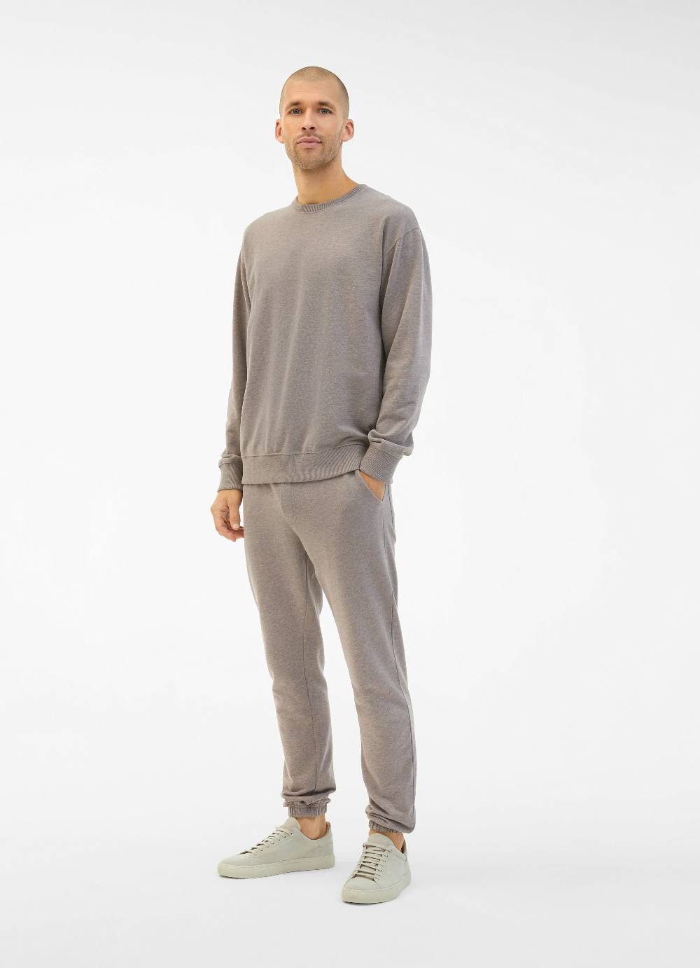 Juvia Regular Fit - Sweatpants