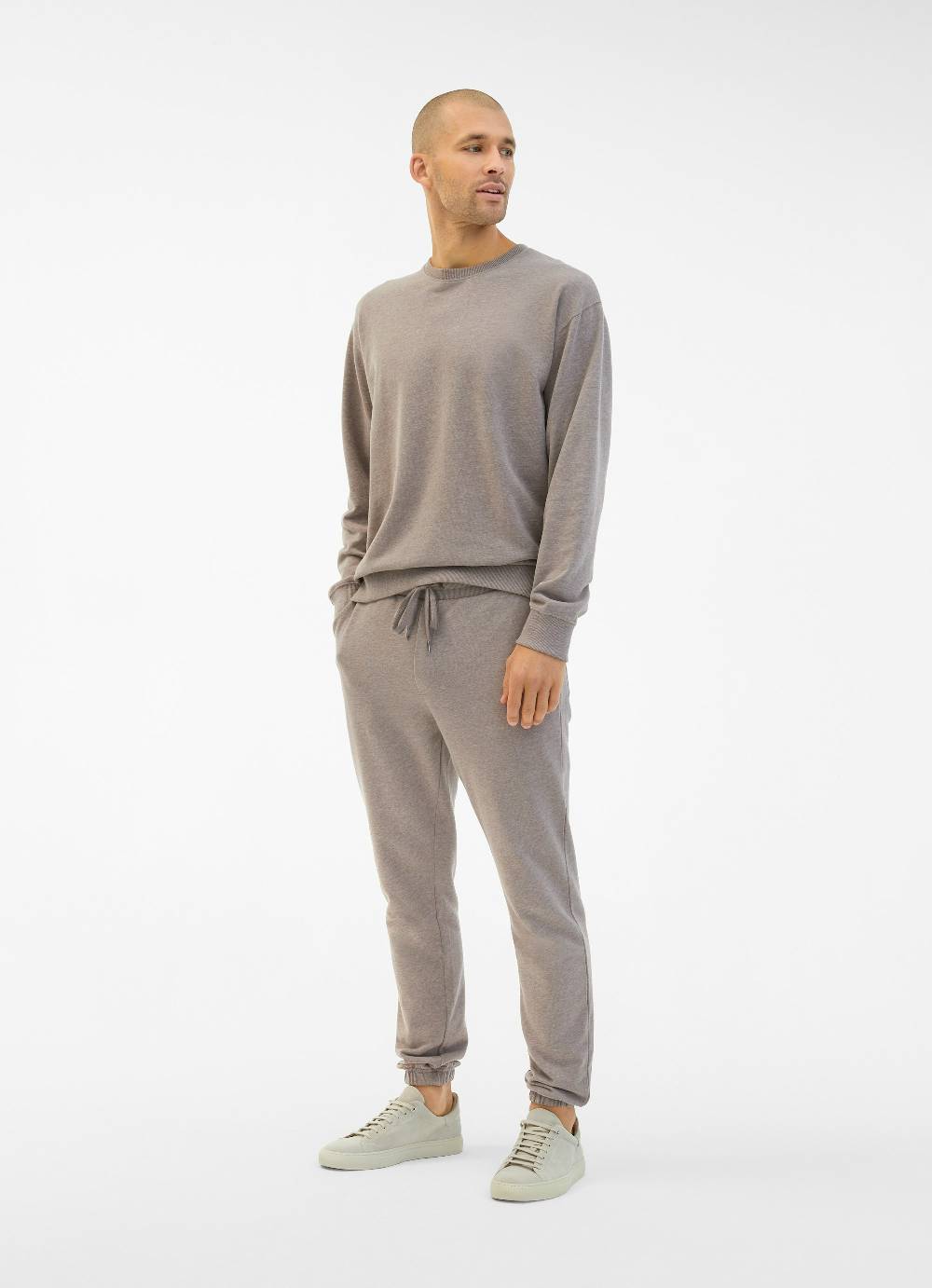 Juvia Regular Fit - Sweatpants