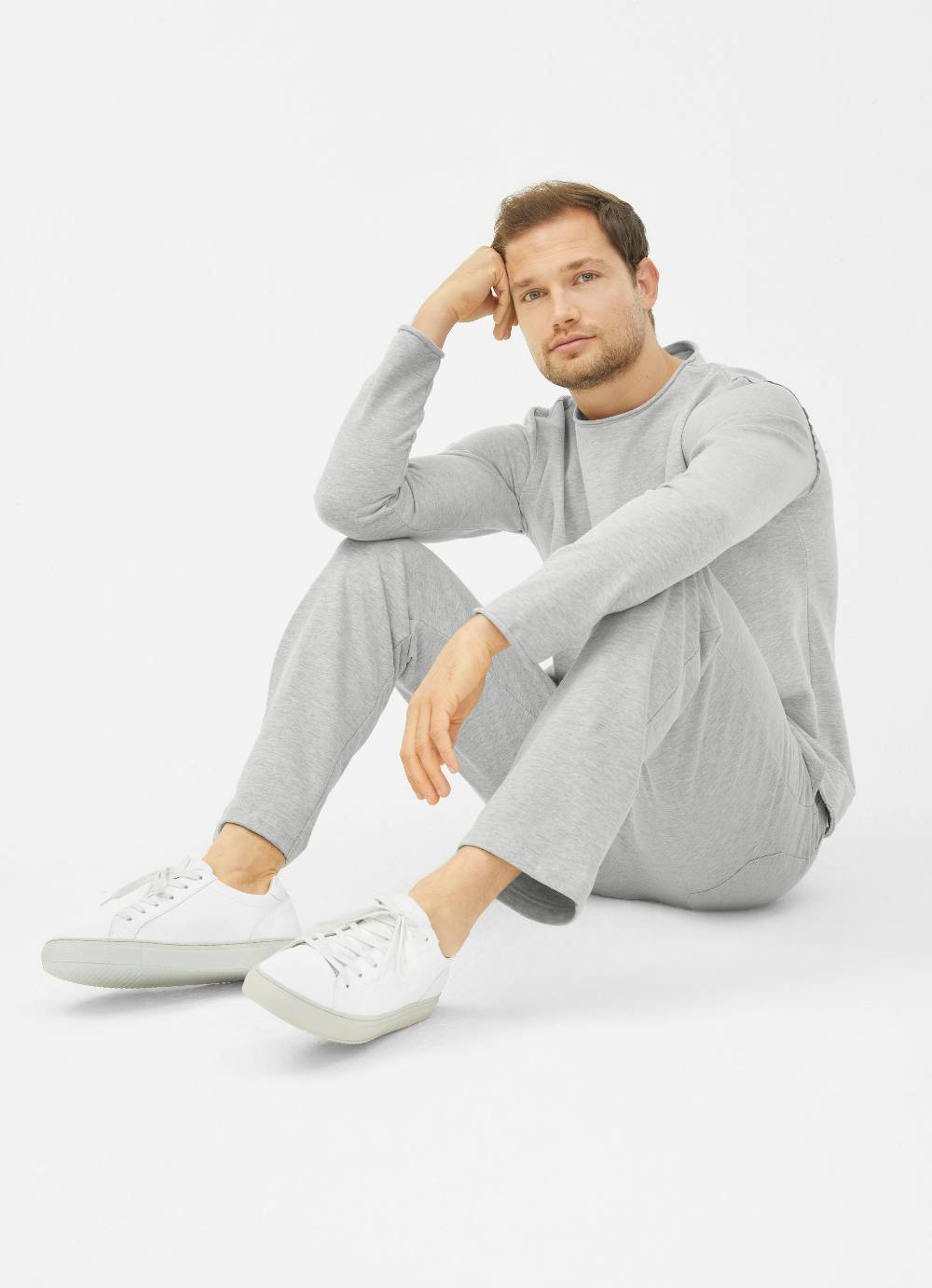 Juvia Regular Fit - Sweatpants