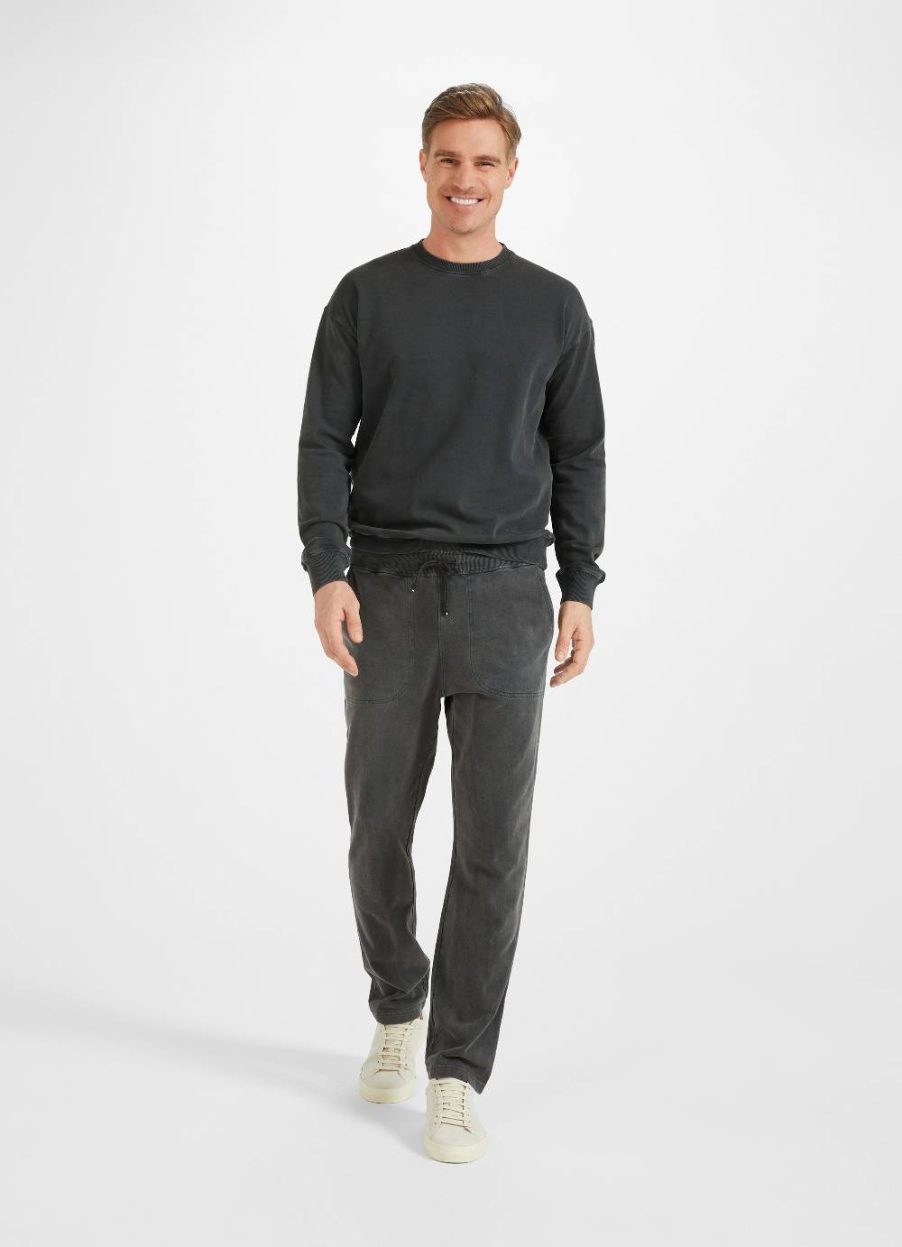 Juvia Regular Fit - Sweatpants