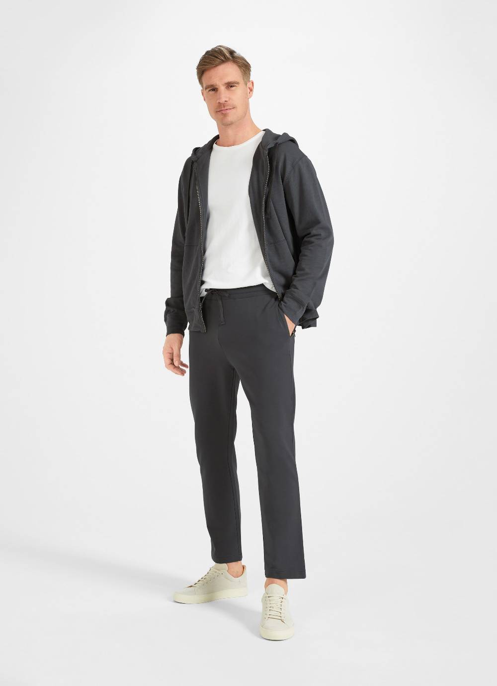 Juvia Regular Fit - Sweatpants