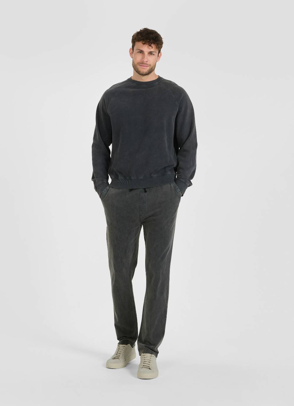 Juvia Regular Fit - Sweatpants