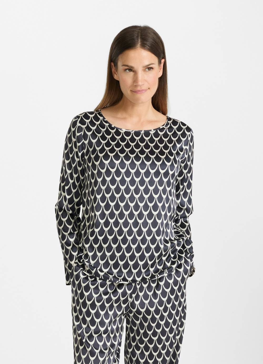 Juvia Satin - Longsleeve