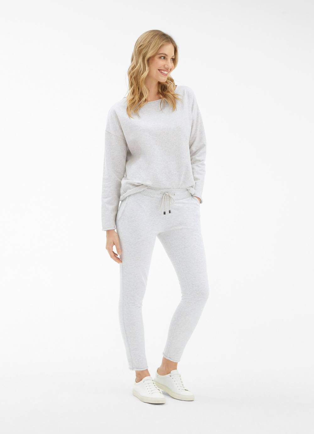 Juvia Slim Fit - Sweatpants