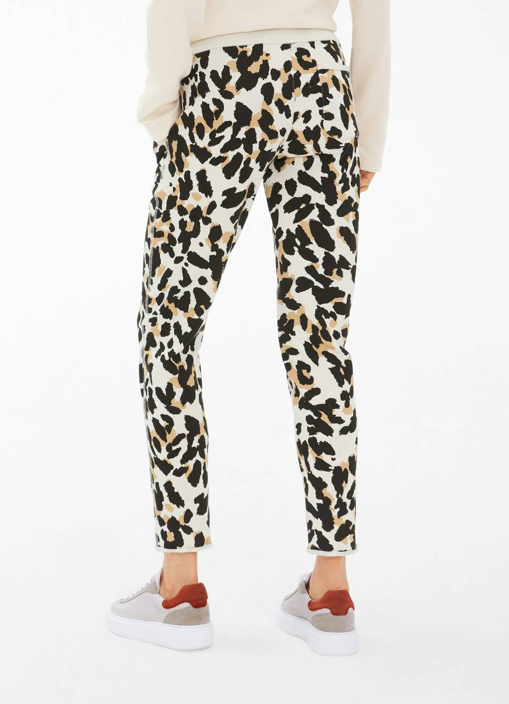 Juvia Slim Fit - Sweatpants