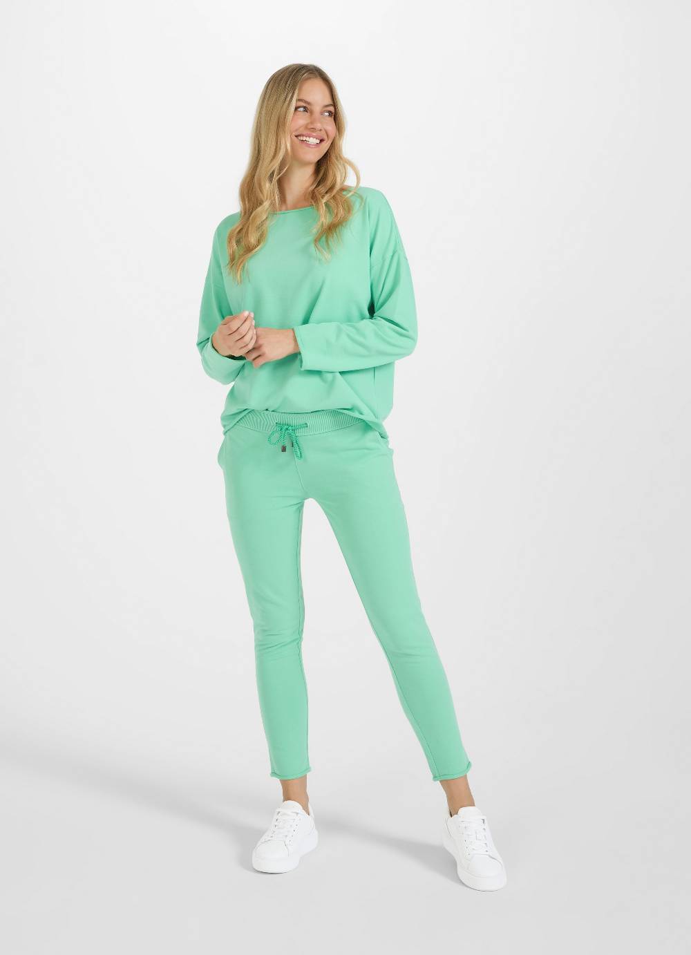 Juvia Slim Fit - Sweatpants