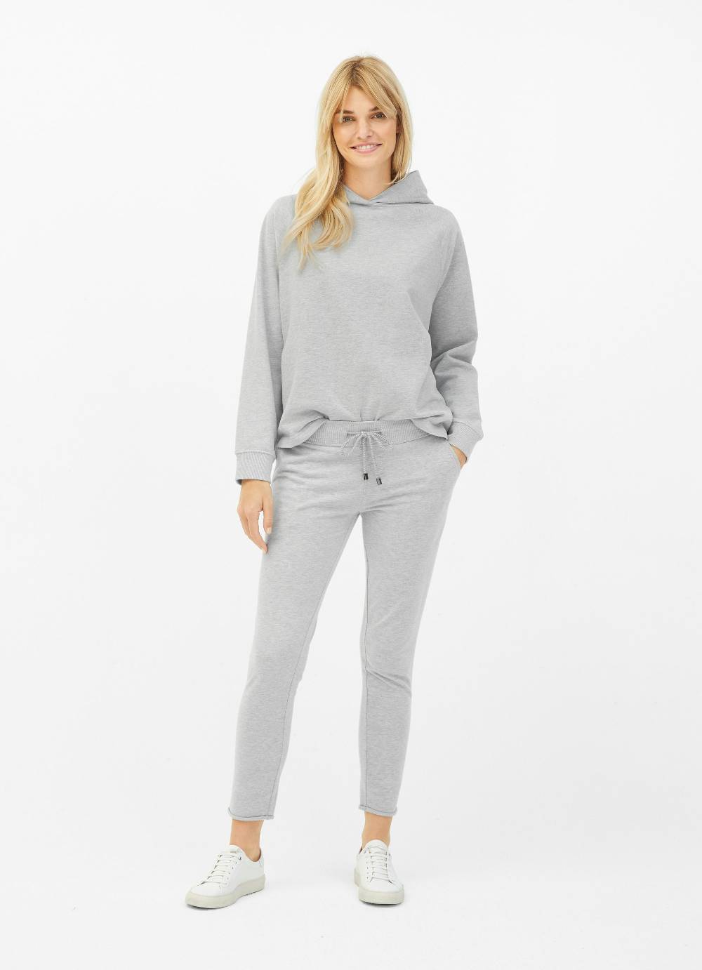 Juvia Slim Fit - Sweatpants