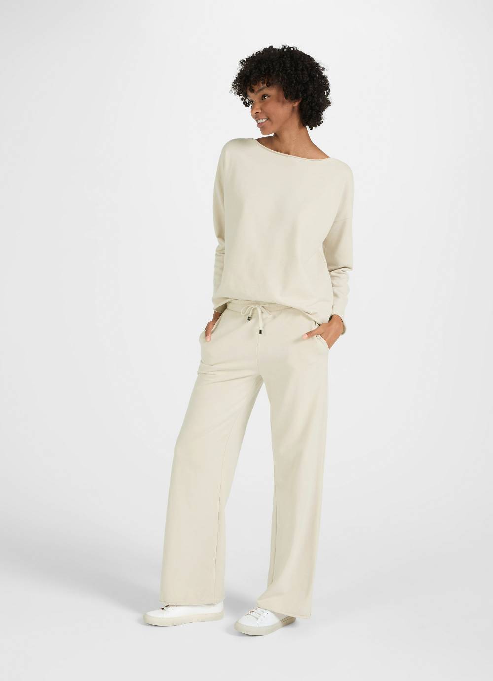 Juvia Wide Leg Fit - Sweatpants