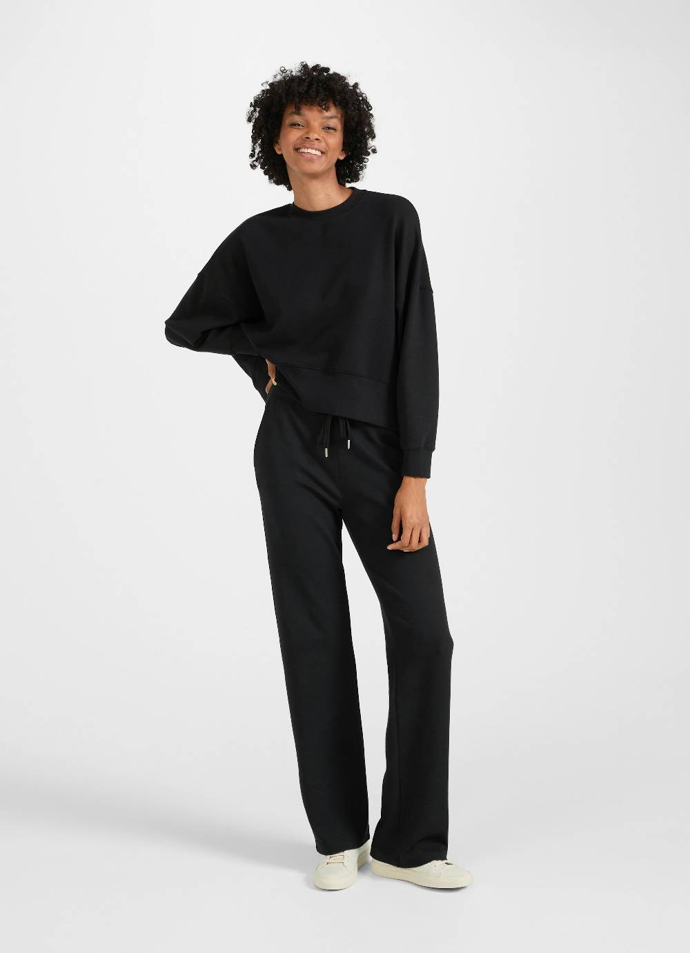 Juvia Wide Leg Fit - Sweatpants