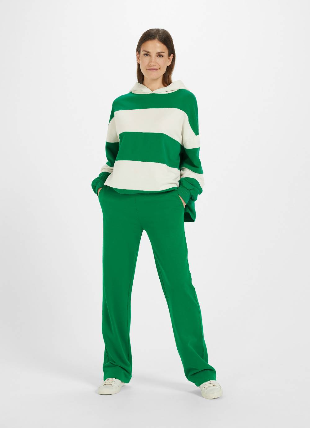 Juvia Wide Leg Fit - Sweatpants